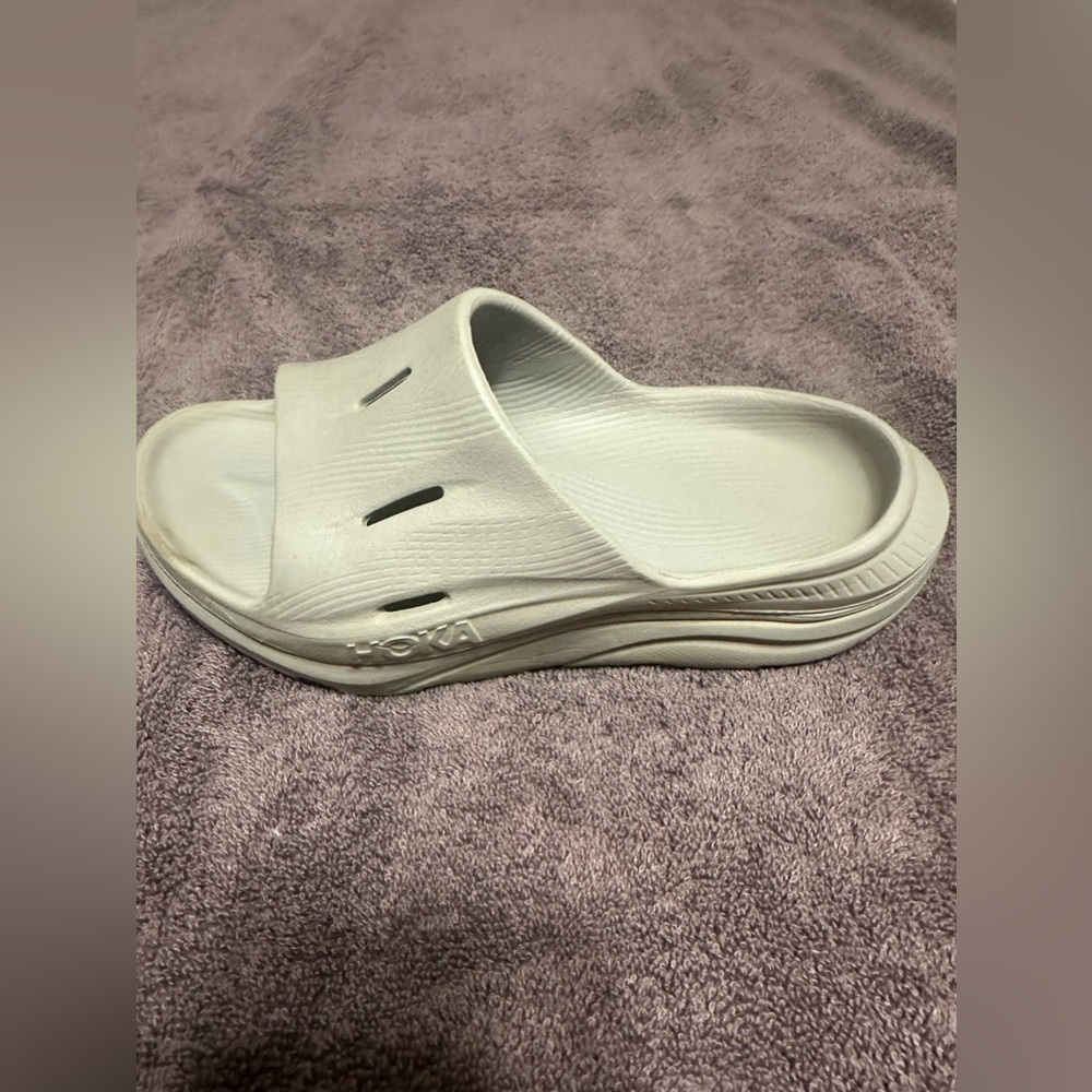 Hoka Slides! Size 6 Color Grey
